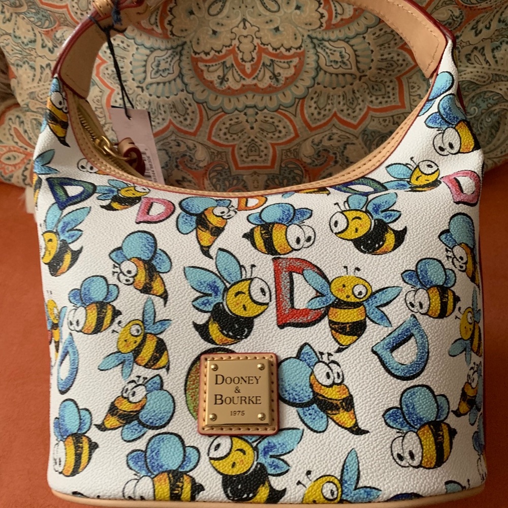 White Dooney&Bourke Bucket Purse